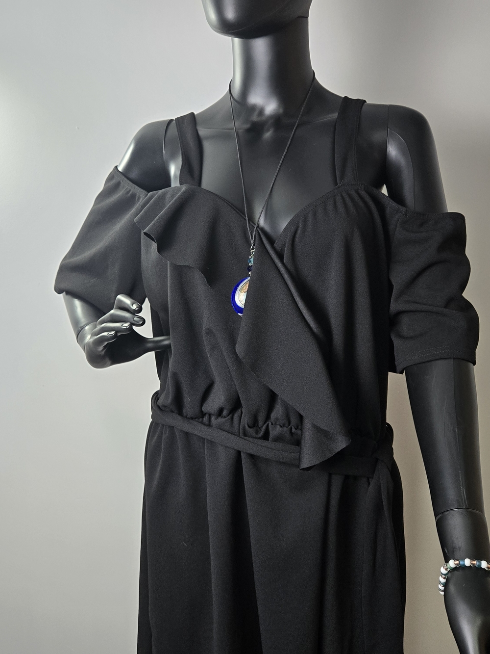 Boohoo Plus Black - Ruffle Dress - Picture 2 of 12